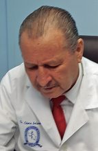  Luis Solano, presidente de la Unión Médica. 